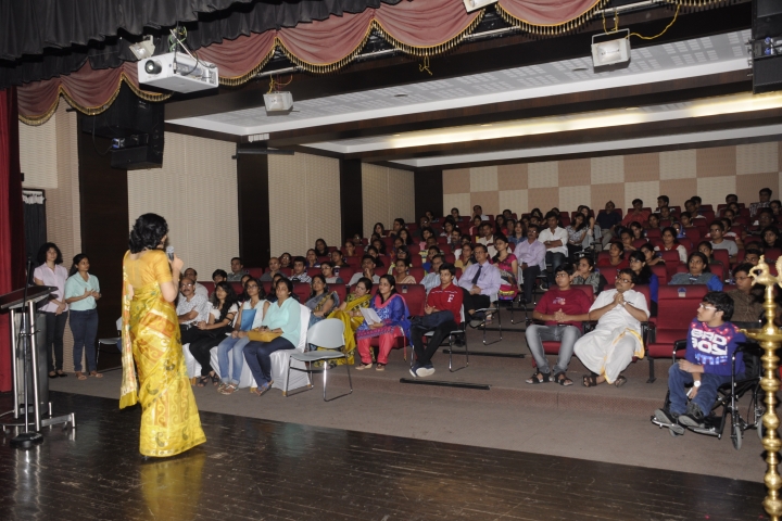 https://cache.careers360.mobi/media/colleges/social-media/media-gallery/8876/2019/4/3/Seminar hall of Dr Bhanuben Nanavati College of Pharmacy Mumbai_Auditorium.jpg
